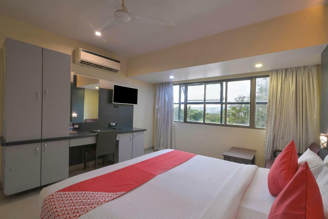 Oyo 3287 Hotel Mansarovar نافي مومباي المظهر الخارجي الصورة