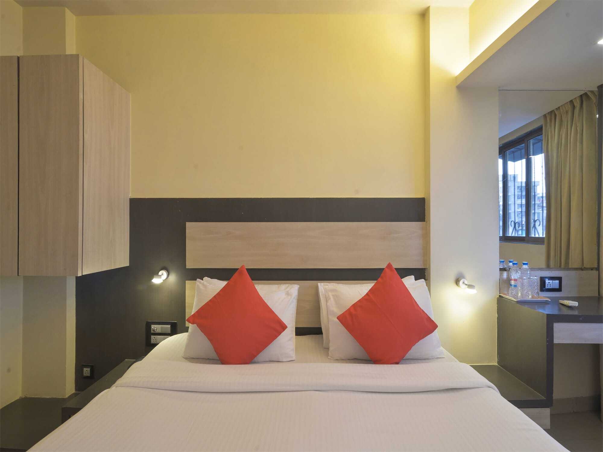 Oyo 3287 Hotel Mansarovar نافي مومباي المظهر الخارجي الصورة